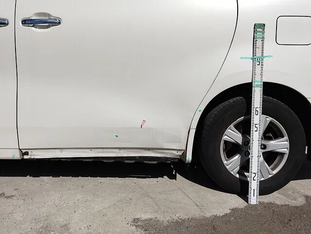 【保険対応×迅速サービス】アルファード30の左側面修理、代車無料で法人ビジネスを強力サポート！