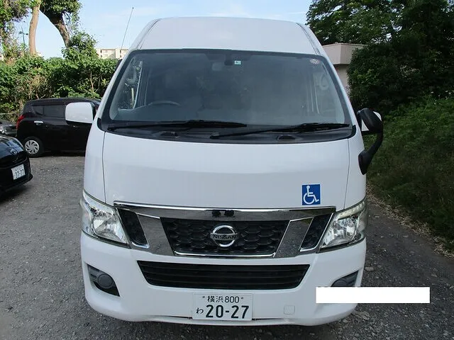 「CS4E26 キャラバン 福祉車両レンタカー｜車イス4基・10人乗り・スロープ仕様で送迎対応」
