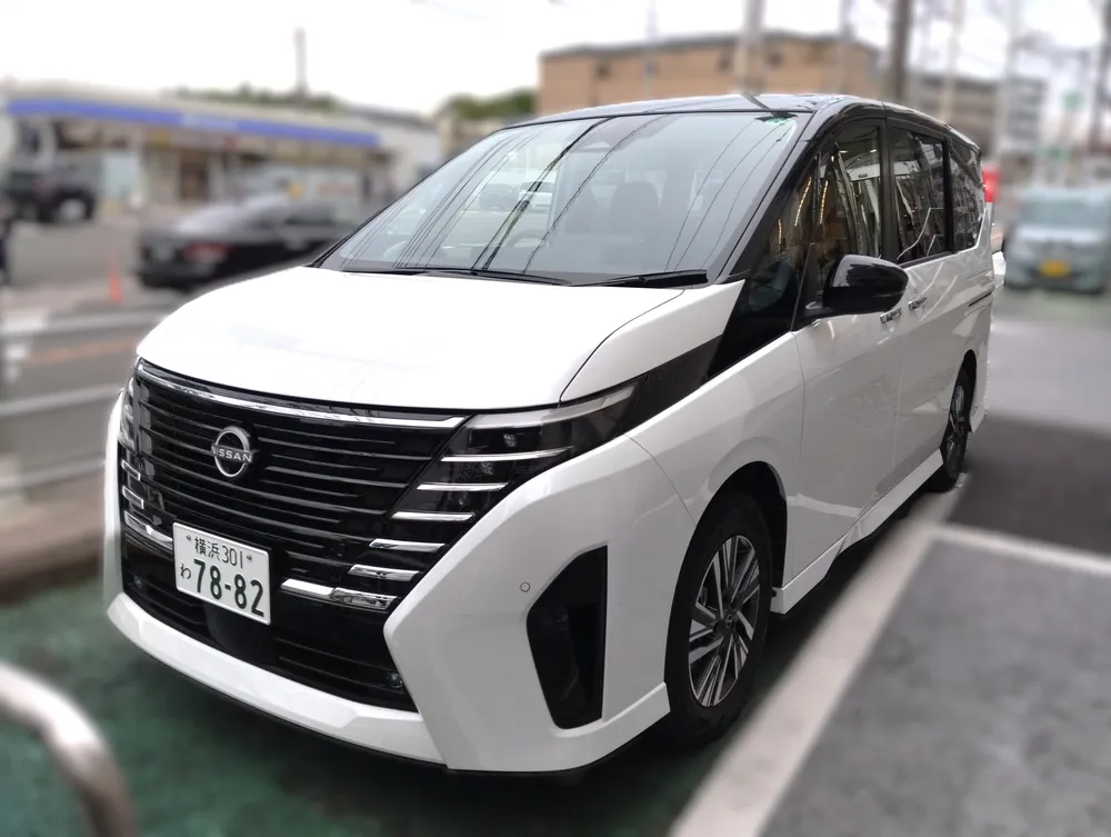 KBS勝田レンタカーの日産セレナ e-POWER（ミニバンの代車）
